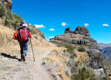 ¿ QUE DEBO LLEVAR EN UNA CAMINATA ?